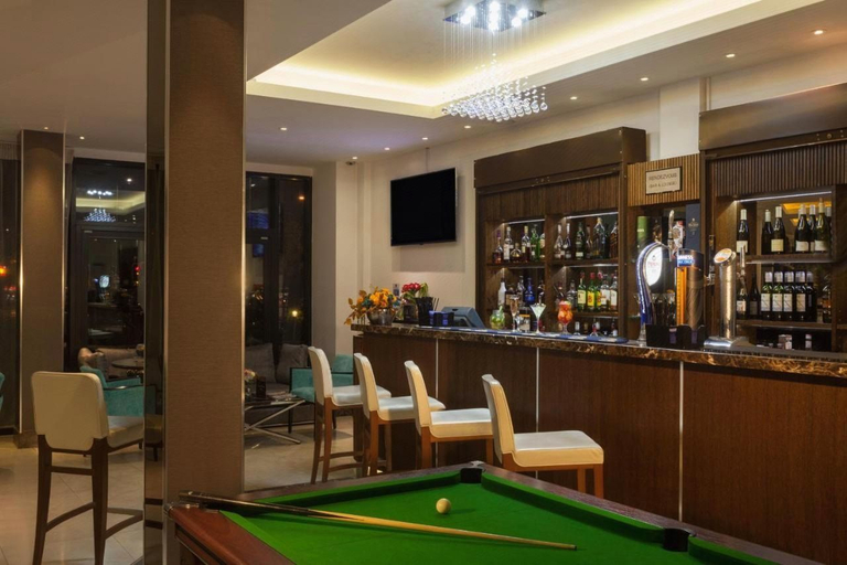 Food & Drinks 5, Park Grand Heathrow, London