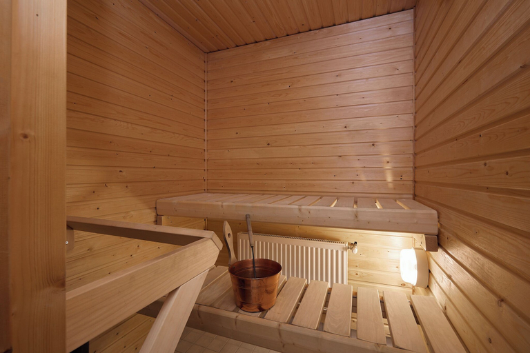 Sauna, Bright 1BR Apt with Sauna & Balcony, Finland Proper
