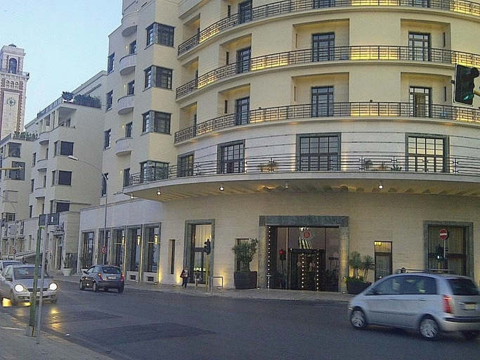 Exterior & Views 2, JR Hotels Bari Grande Albergo delle Nazioni, Bari