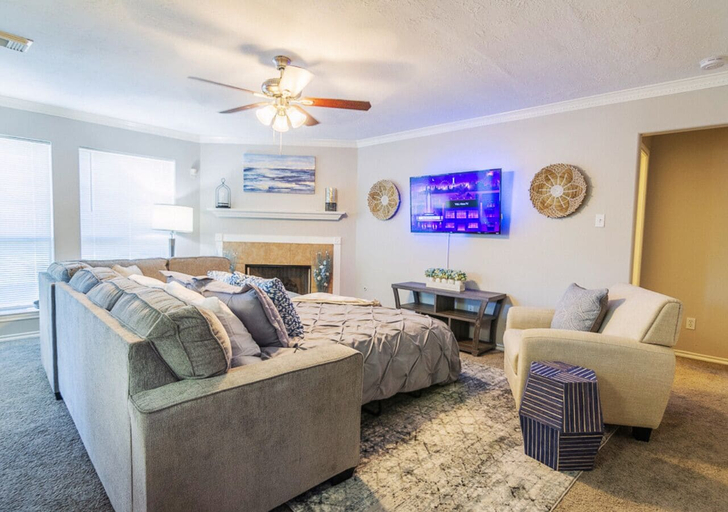 Room 4, Empress Haven House, Houston