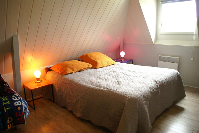 Room 4, Nature Escape in Loubressac With Pool, Lot