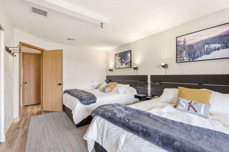 Bedroom 3, Seven Springs 1 BR Loft Condo by RedAwning, Somerset