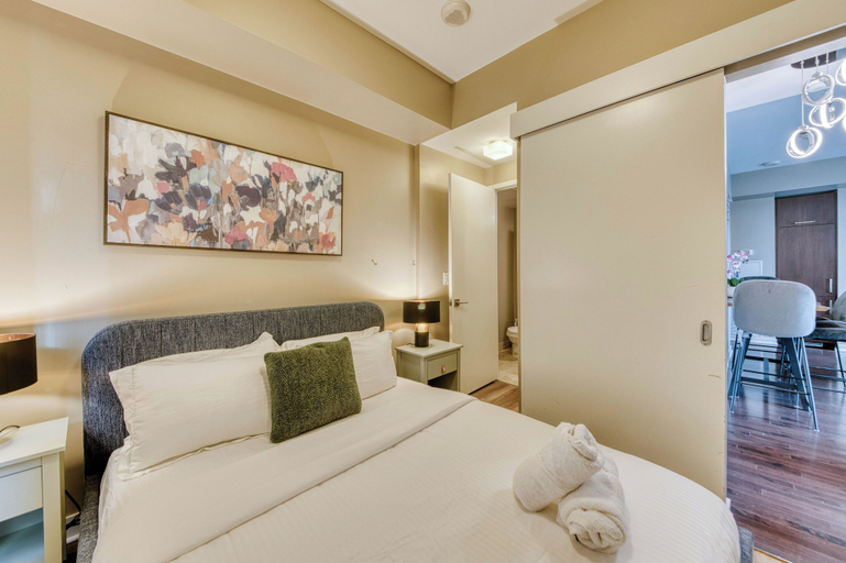 Room 2, The Frontenac Hotel & Suites, Toronto