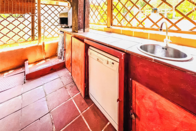 Property grounds 5, Alloggio privato AS, Nuoro