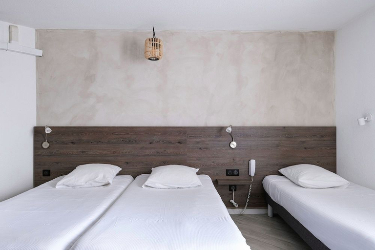 Bedroom, greet Hotel Massieux Lyon Nord, Ain