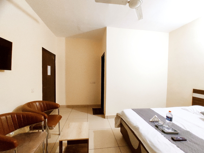 Room 3, WATER FRONT - Homestay By Organica Group, Ludhiana