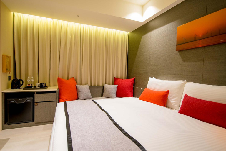 Bedroom 2, GOGO HOTEL Fengchia, Taichung
