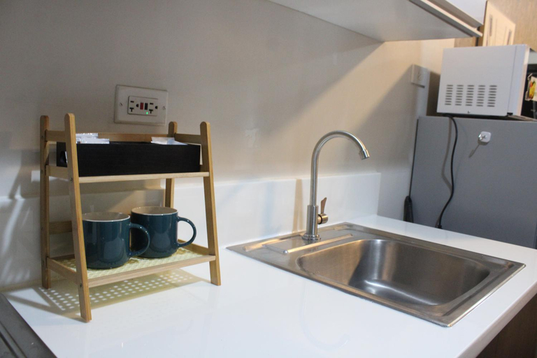 Others 5, Air Residence 1BR Condo with City View, Makati City