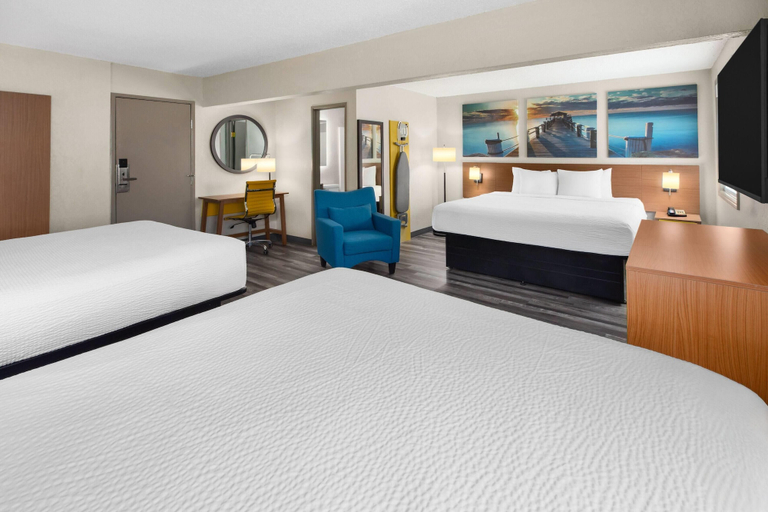 Bedroom 4, Days Inn by Wyndham Pierre, Hughes