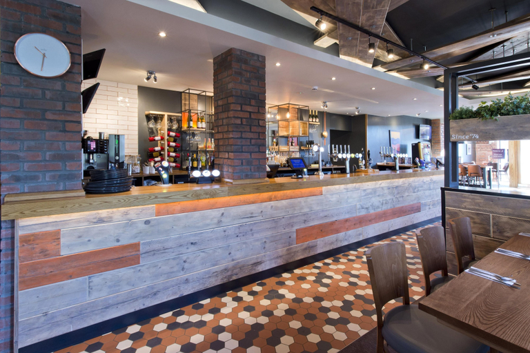 Food & Drinks 4, Premier Inn Gloucester - Quayside, Gloucestershire