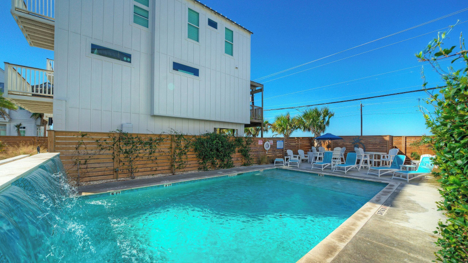 Interior 2, Southern Cross by Avantstay Steps to the Beach, Pool, Fire Pit & Direct Boardwalk Access, Nueces