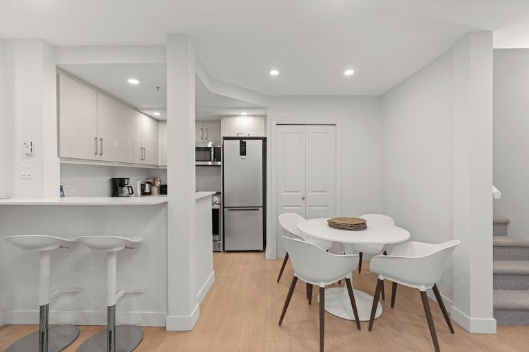 Private kitchen 5, Glacier's Reach by Whistler Premier, Squamish-Lillooet