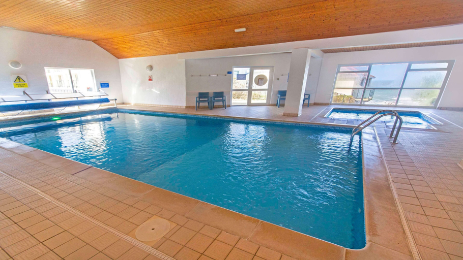 Sport & Beauty 5, Apt 16, Seaviews, Slps 5 Indoor Heated Pool, Devon