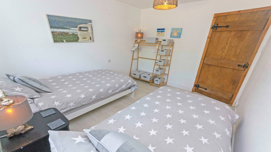 Bedroom 3, Shippenrill Croyde 6 Bedrooms, Sleeps 14, Hot Tub, Devon