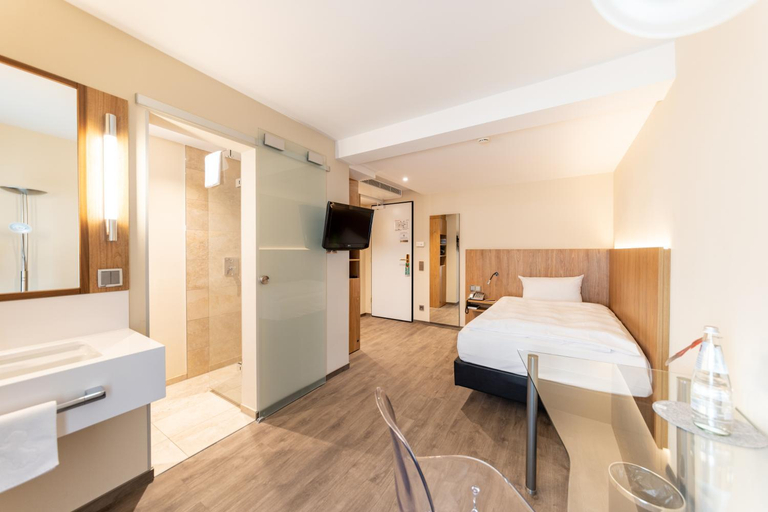 Bedroom 4, Hotel Ross, Schweinfurt