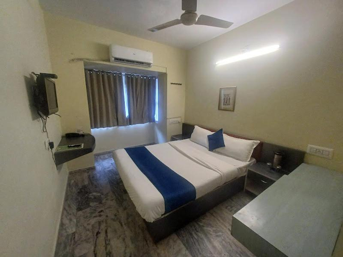 Bedroom 5, Hotel Blue Valley, Sirohi