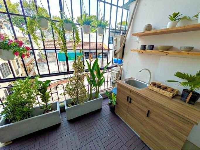Private kitchenette, Sonic House, District 1