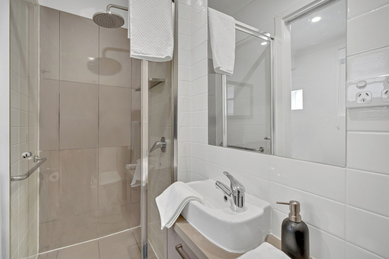 Bathroom 4, Grosvenor 3121 Richmond, Melbourne