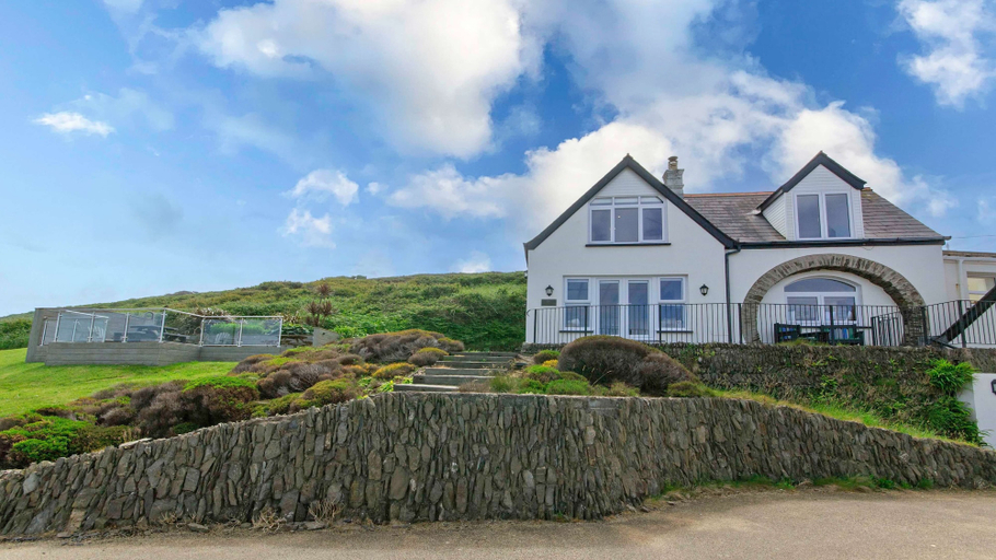 Exterior & Views 2, Stables Croyde 4 Bedrooms, Sleeps 8, Sea & Beach Views, Devon