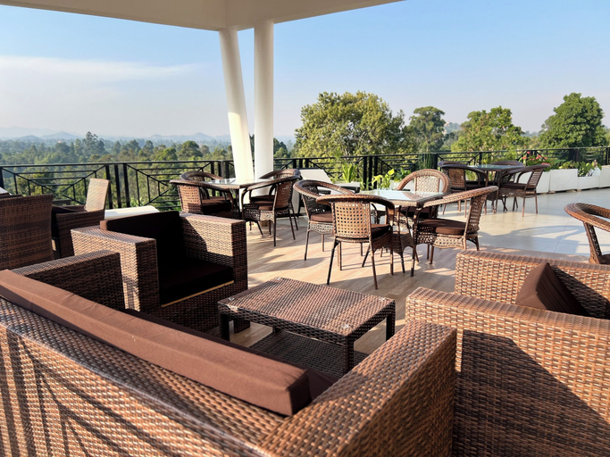 Food & Drinks 4, Kemrose, Fort Portal