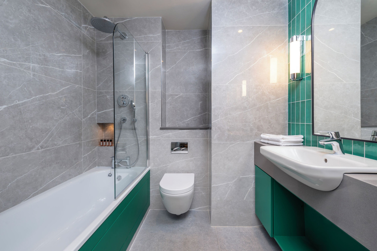 Bathroom 4, Hotel Killarney
