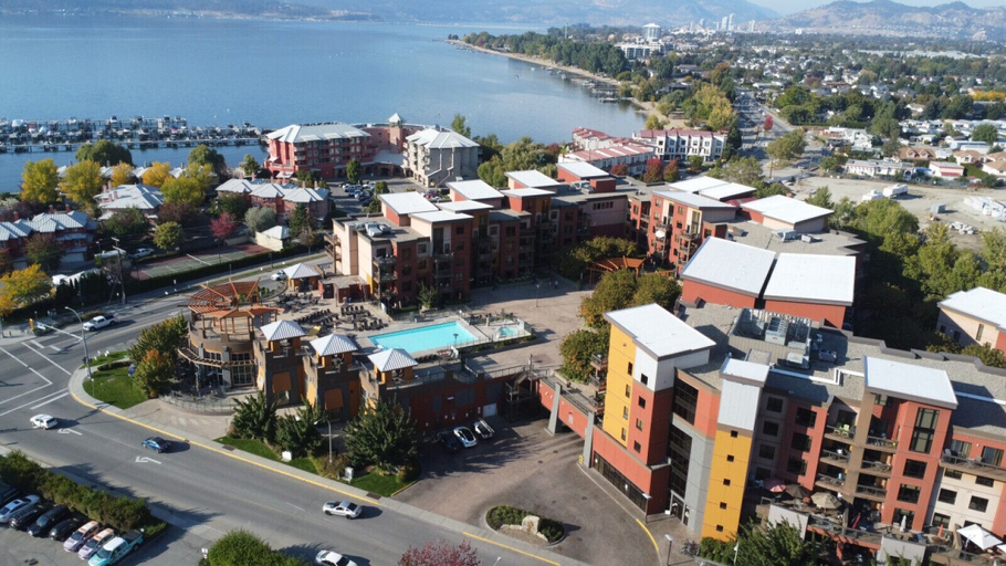 Exterior 3, Playa del Sol Suite 435, Central Okanagan