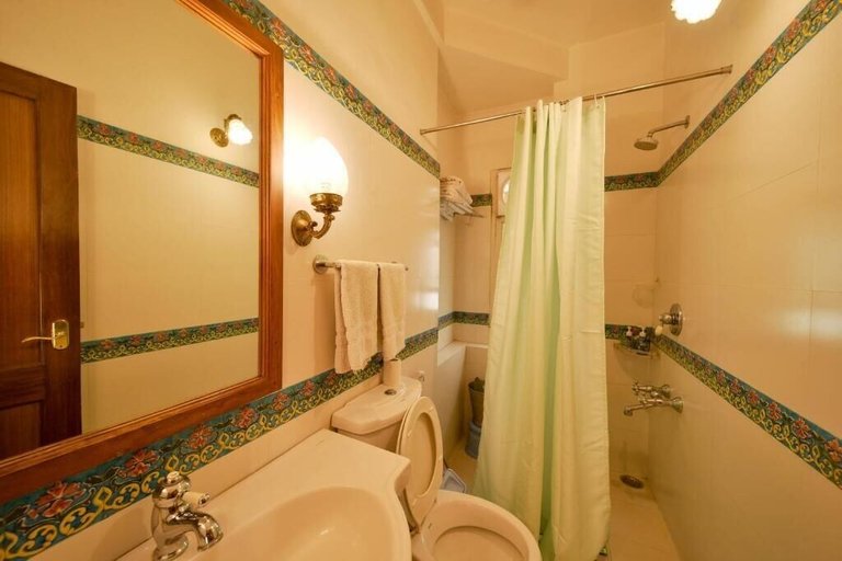Bathroom 4, Arya Niwas, Jaipur