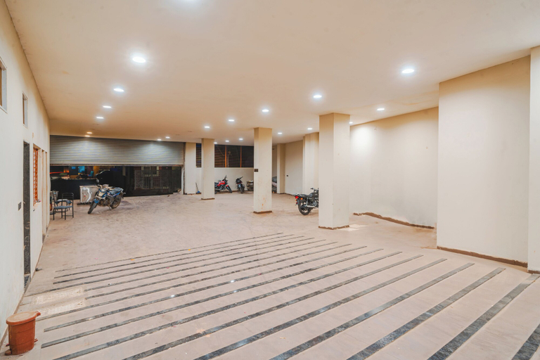 Parking 5, Travinities hotel shri krishna, Ujjain