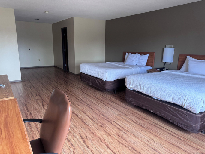 Bedroom 5, Budget Inn, Tompkins
