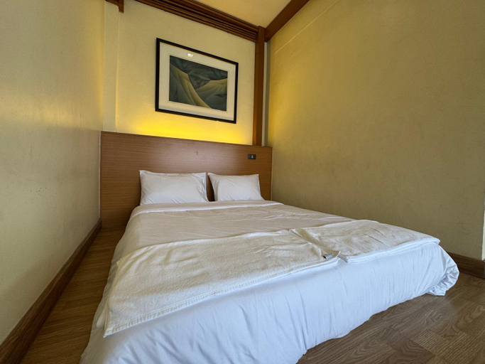 2, Sukstay Hotel, Pom Pram Sattru