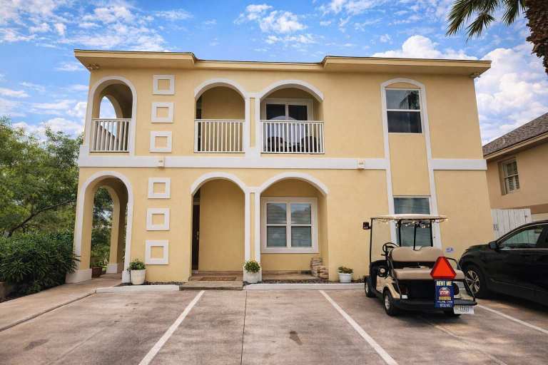 Exterior & Views, Pet Friendly - Overlooks Pool - Sleeps Tons, Cameron