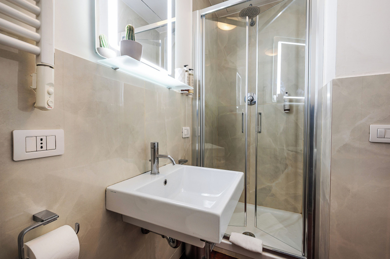 Bathroom 3, Maison Giulia, Rome