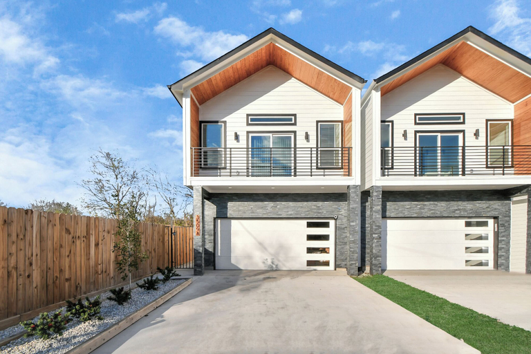 Exterior 2, Empress Stylish Retreat, Houston