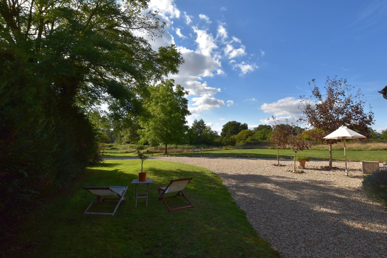 Garden 4, Holiday Home in Le Chatelet With Pool, Cher