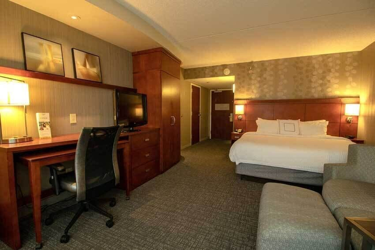 Bedroom 5, The Columbus Hilliard Hotel, Franklin
