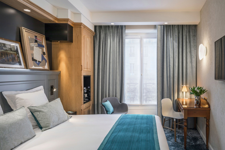 Bedroom 2, Hotel Ducs de Bourgogne, Paris