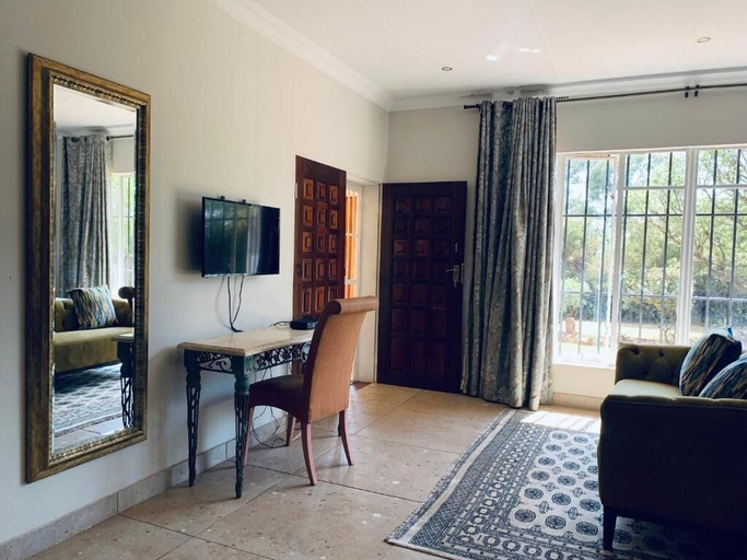Others 5, At The Rocks Country Estate, City of Tshwane