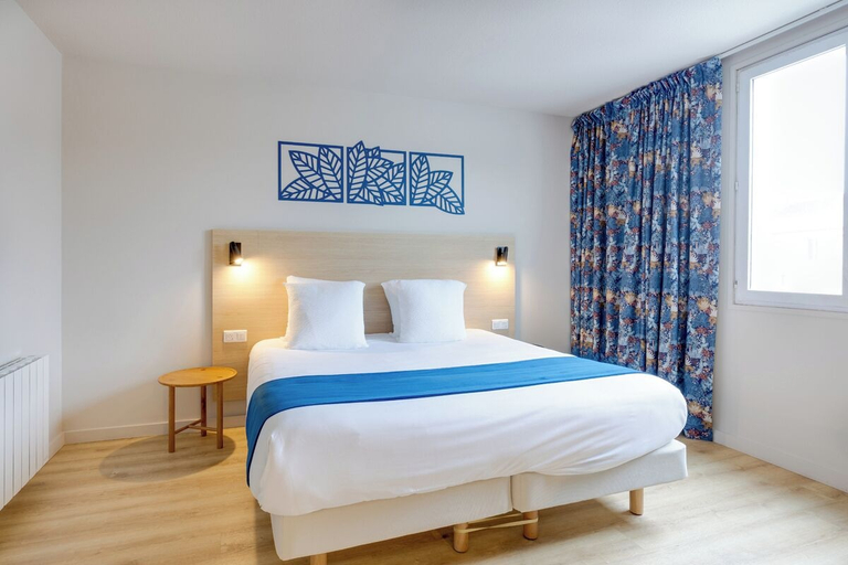 Bedroom 5, Brit Hotel Confort Carhaix, Finistère