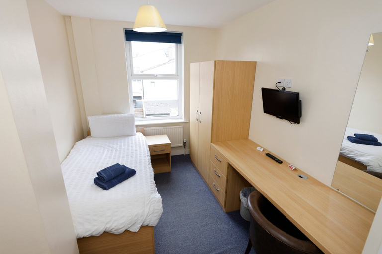 Bedroom 2, Spa Court, Gloucestershire