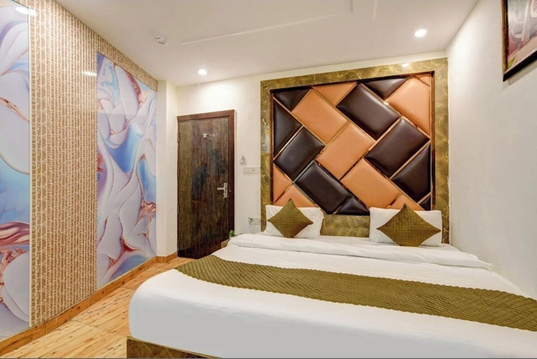 Room 5, Paying Guest Hotel, Delhi