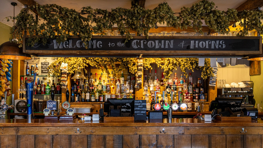 Food & Drinks 4, The Crown & Horns, West Berkshire