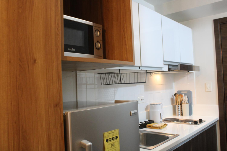 Others 2, Air Residence 1BR Condo with City View, Makati City