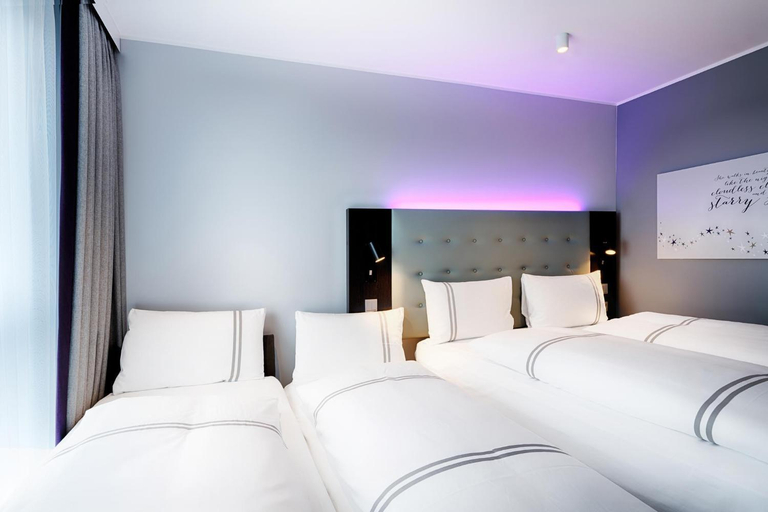 Bedroom 4, Premier Inn Lübeck City Centre, Lübeck