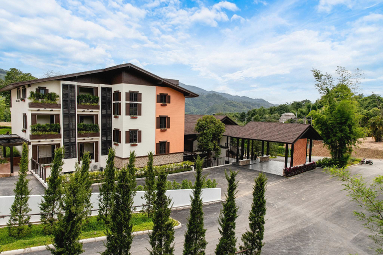 Exterior & Views