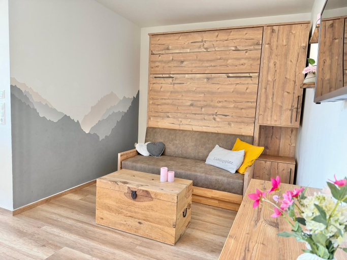 Others 3, Piekvier lodge, Liezen