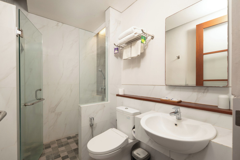 Bathroom 4, Tanaka Canggu Guesthouse, Badung