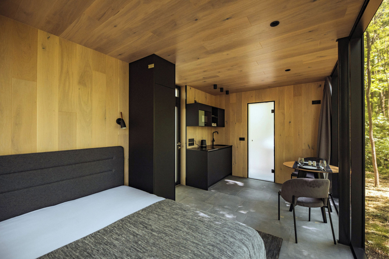 Room 5, Mala Vila, Gradec