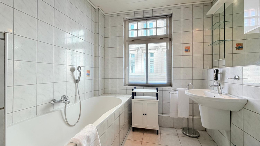 Bathroom 3, Hotel zur Post, Mainz-Bingen