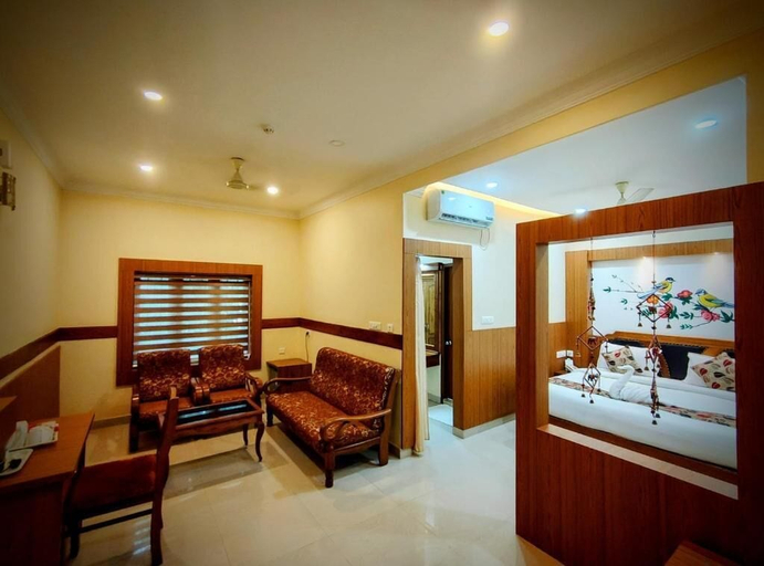Others 4, Sneha Inn, Kannur