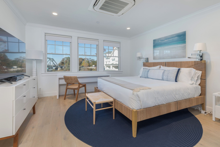 Bedroom 2, Canoe Place Waterfront Residences, Suffolk